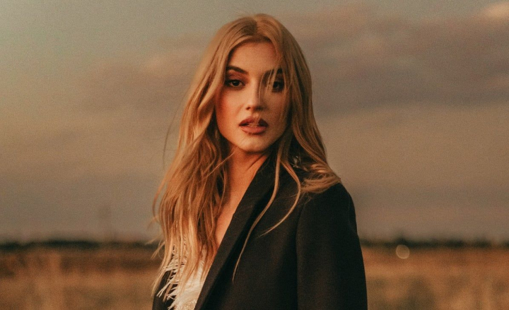 Andia, asa cum nu ati vazut-o niciodata! Celebra artista si-a facut schimbare radicala de look - FOTO/VIDEO