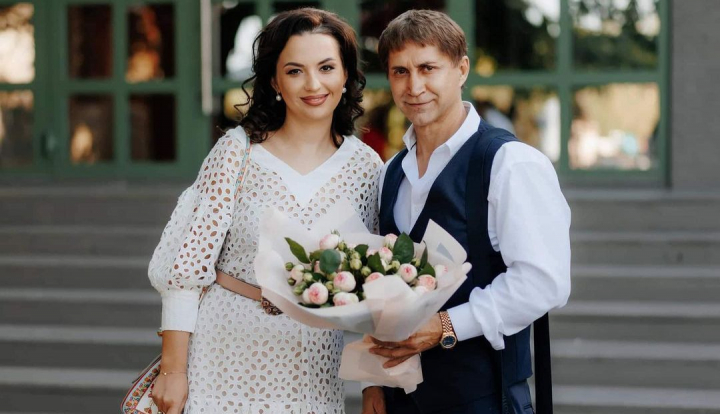 Doina Sulac si Isidor Tanase si-au botezat copilul! Cine sunt nasii micutului Luca - VIDEO Doina Sulac si Isidor Tanase si-au botezat copilul! Cine sunt nasii micutului Luca - VIDEO