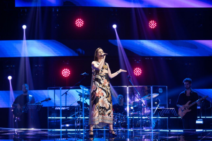 Alina Jais, interpreta piesei „Unde esti…” a readus melodia pe scena, dupa 20 de ani. In ce echipa de la Vocea Romaniei a intrat aceasta - VIDEO