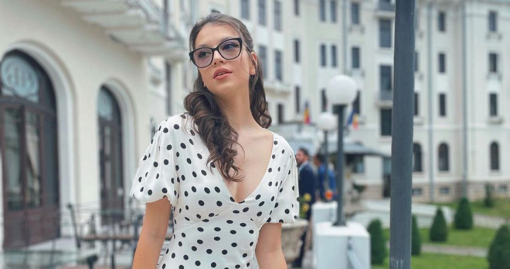 Pavel si Rodica Stratan au implinit 22 de ani de casnicie! Cleopatra a publicat o fotografie de arhiva alaturi de parintii ei - FOTO Pavel si Rodica Stratan au implinit 22 de ani de casnicie! Cleopatra a publicat o fotografie de arhiva alaturi de parintii ei - FOTO