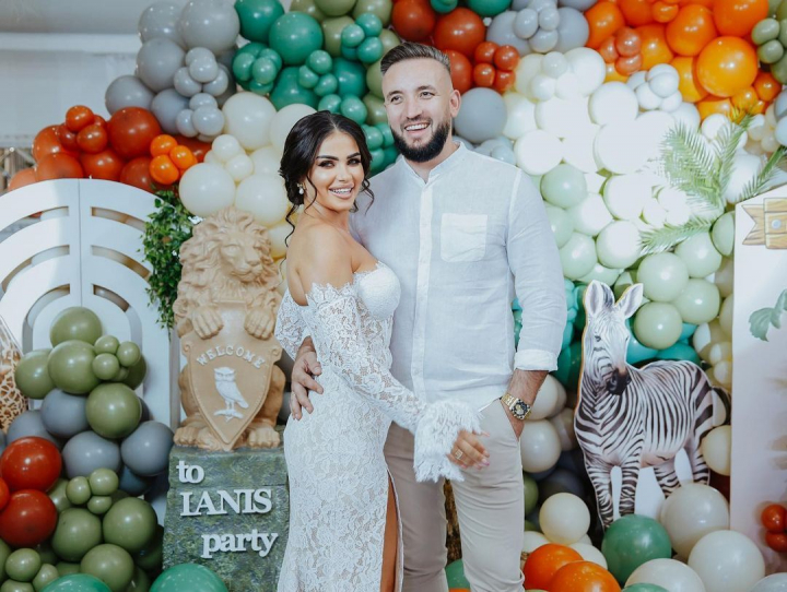 A cucerit Instagramul cu o multime de flori! Ilie si Tatiana Maxian, plini de emotii la aniversarea celor 13 ani de la casatorie - FOTO/VIDEO A cucerit Instagramul cu o multime de flori! Ilie si Tatiana Maxian, plini de emotii la aniversarea celor 13 ani de la casatorie - FOTO/VIDEO