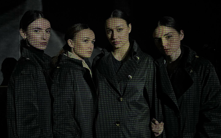 O altfel de premiera la Teatrul Fara Nume! Prin ce se deosebeste „Mahamaya electronic devices” de alte spectacole: „Sunt subiecte tabu” - VIDEO O altfel de premiera la Teatrul Fara Nume! Prin ce se deosebeste „Mahamaya electronic devices” de alte spectacole: „Sunt subiecte tabu” - VIDEO