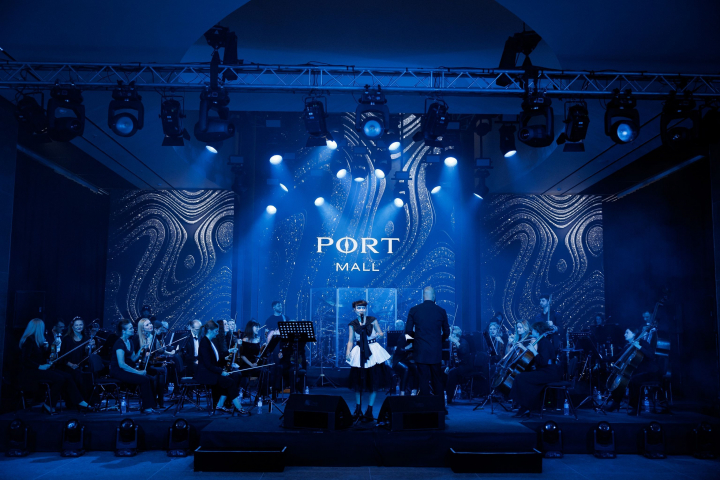 PORT MALL - mereu descoperi ceva nou! Care a fost atmosfera de la eveniment, dar si cine a fost vedeta misterioasa ce a surprins publicul cu un concert - VIDEO