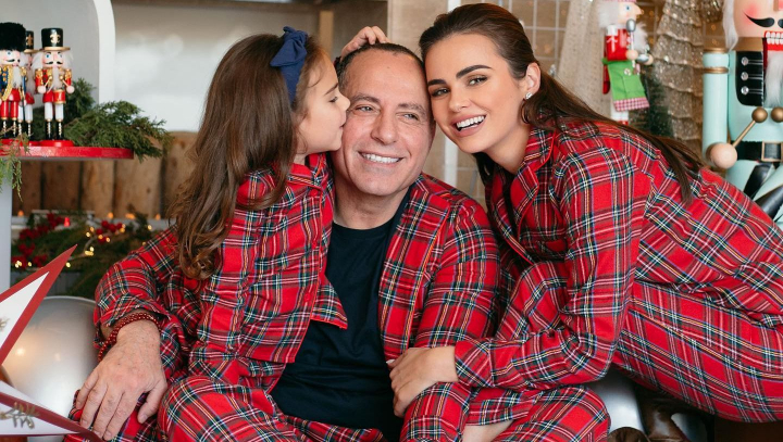 Xenia Deli, rasfatata de ziua ei! Cat de frumos a surprins-o sotul, dar si fiica - VIDEO Xenia Deli, rasfatata de ziua ei! Cat de frumos a surprins-o sotul, dar si fiica - VIDEO