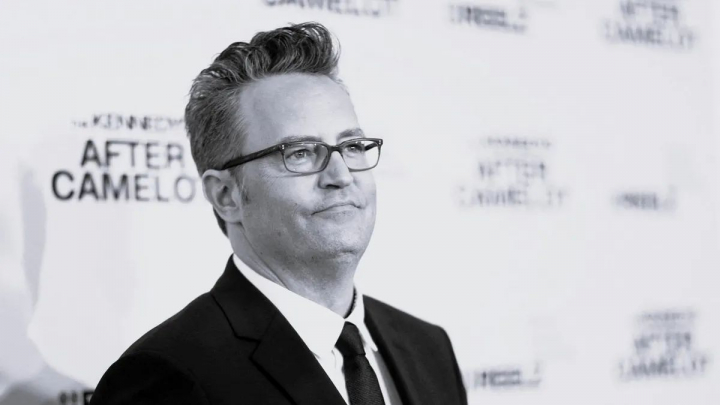 Cum a cheltuit Matthew Perry 9 milioane de dolari pentru a scapa de dependenta de droguri si alcool. Medicii ii mai dadeau 2% sanse de supravietuire