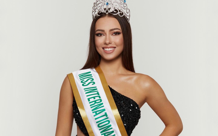 Djulieta Calalb - despre participarea si impresiile de la concursul „Miss International”: „Este primul an cand s-a exclus proba costumelor de baie” - VIDEO Djulieta Calalb - despre participarea si impresiile de la concursul „Miss International”: „Este primul an cand s-a exclus proba costumelor de baie” - VIDEO