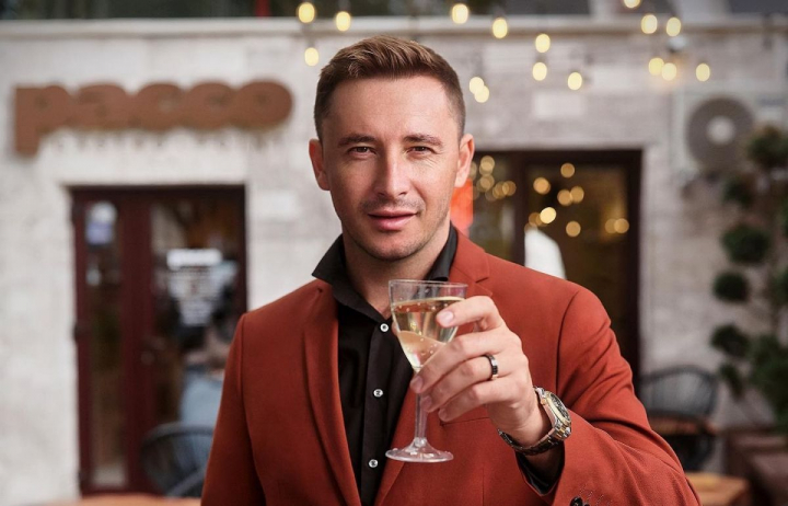 „3, 2, 1... A venit tata”! Emilian Cretu - imagini induiosatoare alaturi de Alina Stoianov si micuta Mora - FOTO/VIDEO „3, 2, 1... A venit tata”! Emilian Cretu - imagini induiosatoare alaturi de Alina Stoianov si micuta Mora - FOTO/VIDEO