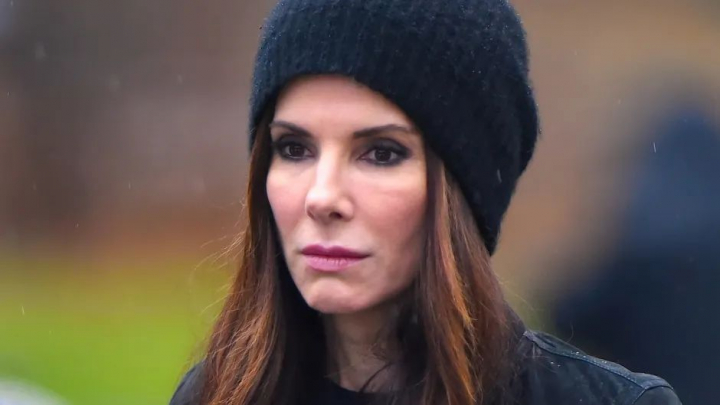 Ce face Sandra Bullock la mai bine de doua luni de cand si-a inmormanatat partenerul pe care il numea „dragostea vietii” - FOTO Ce face Sandra Bullock la mai bine de doua luni de cand si-a inmormanatat partenerul pe care il numea „dragostea vietii” - FOTO