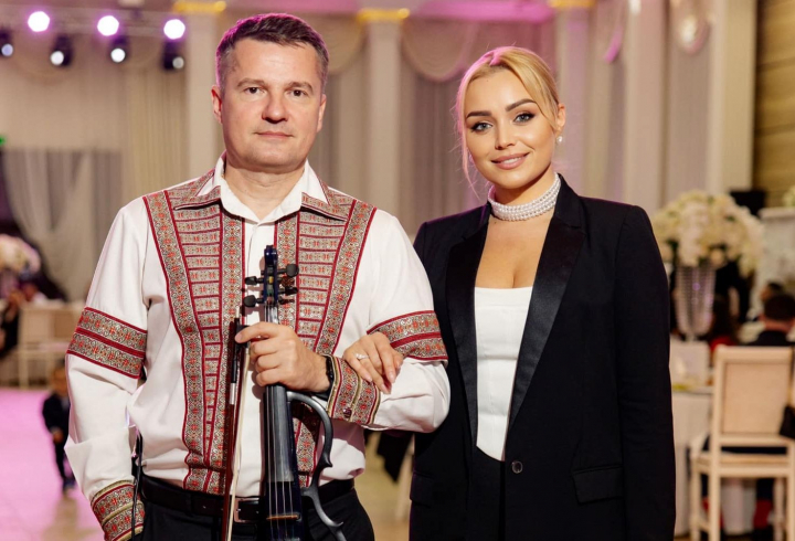 Premiera muzicala de la sotii Cornelia si Marcel Stefanet! Afla ce traditii au de zilele lor de nastere, dar si cum se mentine in forma interpreta - VIDEO
Premiera muzicala de la sotii Cornelia si Marcel Stefanet! Afla ce traditii au de zilele lor de nastere, dar si cum se mentine in forma interpreta - VIDEO