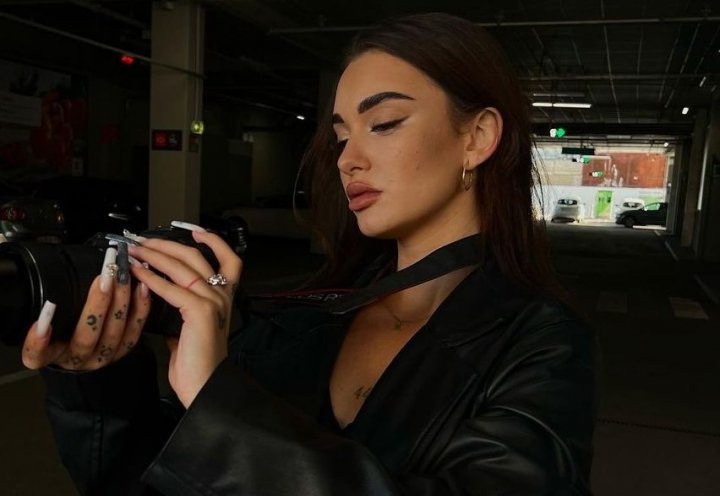 „Pur si simplu piele de gaina”! Olga Verbitchi a lansat versiunea live a hit-ului „Ei” - VIDEO „Pur si simplu piele de gaina”! Olga Verbitchi a lansat versiunea live a hit-ului „Ei” - VIDEO