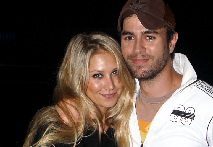 Anna Kournikova, aparitie rara in public, alaturi de Enrique Iglesias si Serena Williams. Cum arata acum fosta tenismena - FOTO/VIDEO Anna Kournikova, aparitie rara in public, alaturi de Enrique Iglesias si Serena Williams. Cum arata acum fosta tenismena - FOTO/VIDEO