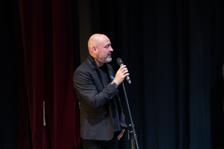 Radu Poclitaru - coregraful moldovean care este stabilit in Kiev! Cum s-a schimbat viata profesionala dupa razboi: „Se imparte inainte de 24 februarie si dupa 24” - VIDEO Radu Poclitaru - coregraful moldovean care este stabilit in Kiev! Cum s-a schimbat viata profesionala dupa razboi: „Se imparte inainte de 24 februarie si dupa 24” - VIDEO