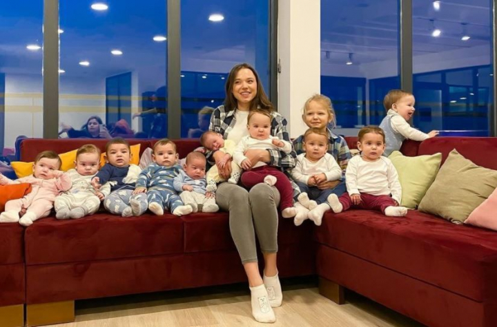 La 26 de ani, este mama a 22 de copii. Femeia si sotul ei viseaza la o familie si mai numeroasa, cu 105 copii - FOTO La 26 de ani, este mama a 22 de copii. Femeia si sotul ei viseaza la o familie si mai numeroasa, cu 105 copii - FOTO