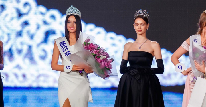 Coroana de la Miss Moldova din acest an, aproape identica cu cea de la Miss Universe. Cat de mare este asemanarea. Diana Spotarenko: „Acest lucru a fost observat la nivel mondial” - VIDEO Coroana de la Miss Moldova din acest an, aproape identica cu cea de la Miss Universe. Cat de mare este asemanarea. Diana Spotarenko: „Acest lucru a fost observat la nivel mondial” - VIDEO