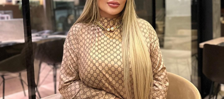 S-a schimbat atat de mult dupa operatiile estetice de 300 de mii de dolari, incat nu a fost recunoscuta cand a mers sa-si schimbe actele - FOTO S-a schimbat atat de mult dupa operatiile estetice de 300 de mii de dolari, incat nu a fost recunoscuta cand a mers sa-si schimbe actele - FOTO