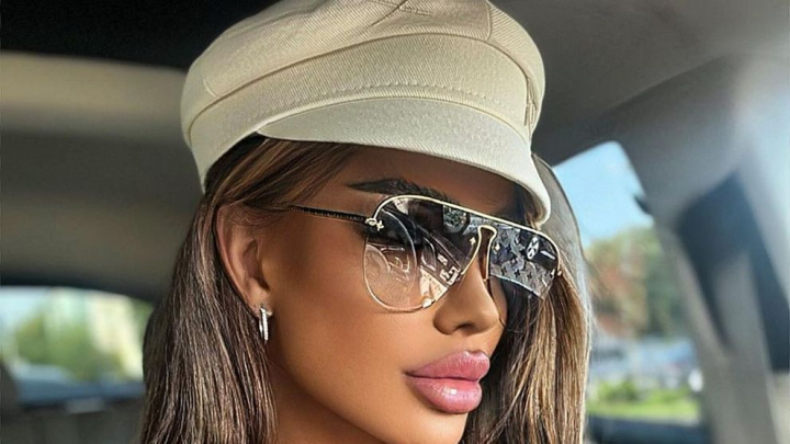 Bianca Dragusanu si-a facut o noua interventie estetica si le-a aratat fanilor cum arata acum. Fosta prezentatoare a apelat la procedura ”cat eye”
Bianca Dragusanu si-a facut o noua interventie estetica si le-a aratat fanilor cum arata acum. Fosta prezentatoare a apelat la procedura ”cat eye”