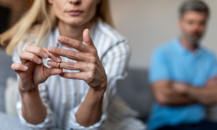 Motivul pentru care o femeie a anuntat in direct la radio ca vrea sa divorteze: „Nu ma suna, nu vreau sa te vad”