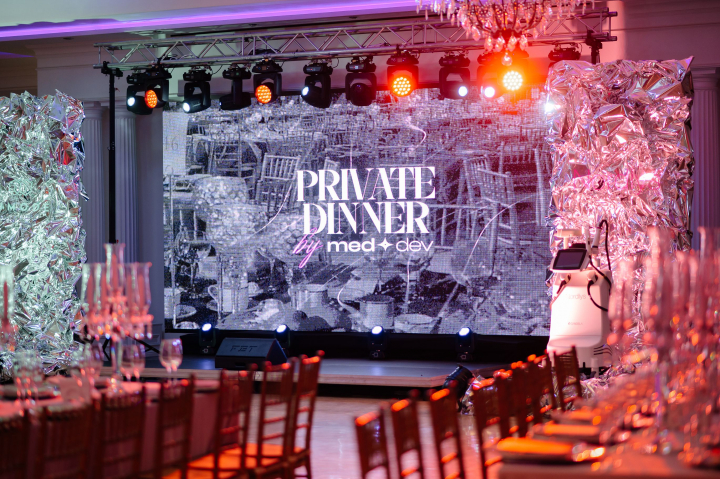 Noutati in lumea beauty! Peste 70 de medici cosmetologi s-au adunat pentru a face cunostinta cu 2 aparate inovative, de estetica medicala: „Este un eveniment foarte important pentru noi” - VIDEO