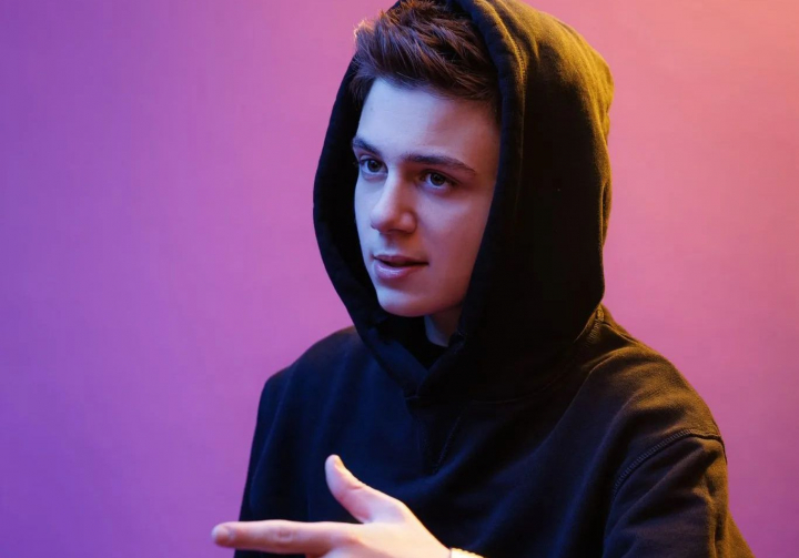 Si-a lansat primul album muzical la doar 16 ani! Cu ce interpreti renumiti din Romania a reusit sa colaboreze Yanis Pavel: „Piesa asta nu trebuia sa fie in album, insa...” - VIDEO Si-a lansat primul album muzical la doar 16 ani! Cu ce interpreti renumiti din Romania a reusit sa colaboreze Yanis Pavel: „Piesa asta nu trebuia sa fie in album, insa...” - VIDEO