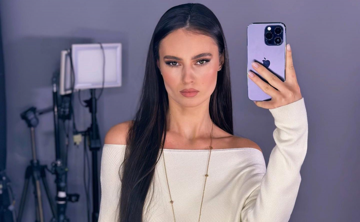 „Asa scurt nu l-am avut”! Schimbare neasteptata de look de la Nina Cretu - VIDEO „Asa scurt nu l-am avut”! Schimbare neasteptata de look de la Nina Cretu - VIDEO