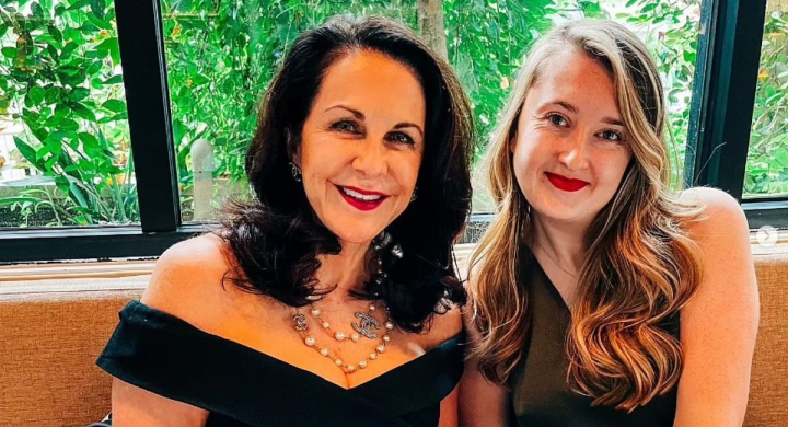 Cu ajutorul mamei sale, a aflat ca iubitul ei era casatorit de 9 ani. Povestea unei tinere inselate Cu ajutorul mamei sale, a aflat ca iubitul ei era casatorit de 9 ani. Povestea unei tinere inselate