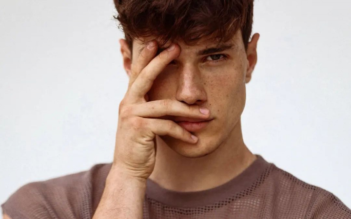 „Cel mai frumos barbat din Italia” renunta la modelling pentru a deveni preot „Cel mai frumos barbat din Italia” renunta la modelling pentru a deveni preot