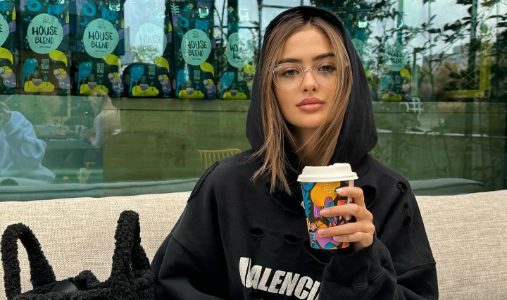 Iuliana Beregoi vrea apartament la New York, dupa casa impunatoare pe care si-a cumparat-o la Iasi Iuliana Beregoi vrea apartament la New York, dupa casa impunatoare pe care si-a cumparat-o la Iasi