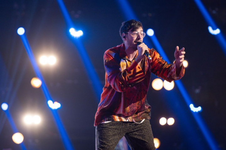 Alex Maxim a facut senzatie la „Vocea Romaniei” cu interpretarea piesei Feeling good: „Esti balsam pentru suflet” - VIDEO Alex Maxim a facut senzatie la „Vocea Romaniei” cu interpretarea piesei Feeling good: „Esti balsam pentru suflet” - VIDEO