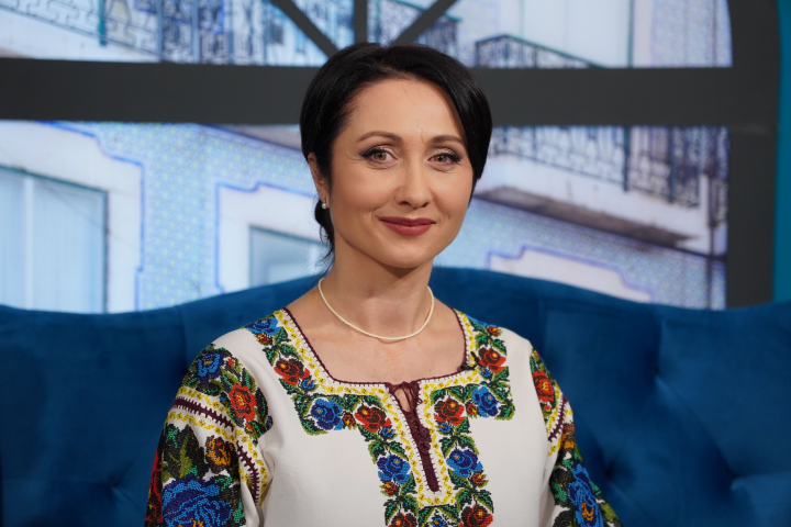 Mariana Colta - o noua premiera muzicala! Vezi cum suna refrenul piesei: „Mandra-i hora romaneasca” - VIDEO Mariana Colta - o noua premiera muzicala! Vezi cum suna refrenul piesei: „Mandra-i hora romaneasca” - VIDEO