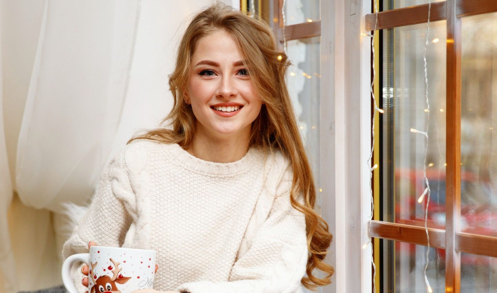 Adriana Babin, exemplu de stil si rafinament! „Fata cu naiul” a purtat o tinuta spectaculoasa de ziua ei de nastere - VIDEO