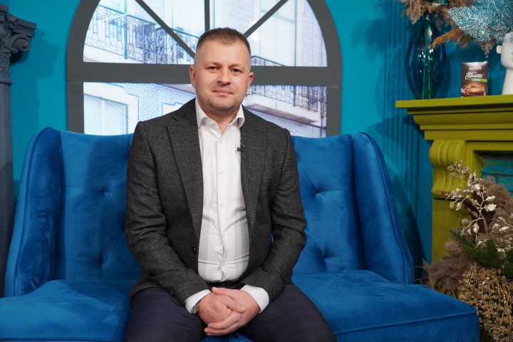 Suntem in perioada sarbatorilor de iarna, iar fructele uscate in ciocolata pot fi folosite ca un cadou pentru cineva drag! Afla de la Dumitru Sava care este tehnologia de producere a acestor delicii - VIDEO