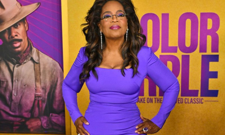 Oprah Winfrey, de nerecunoscut dupa ce a slabit. Celebra prezentatoare TV a dezvaluit cum a reusit sa scape de kilogramele in plus
Oprah Winfrey, de nerecunoscut dupa ce a slabit. Celebra prezentatoare TV a dezvaluit cum a reusit sa scape de kilogramele in plus