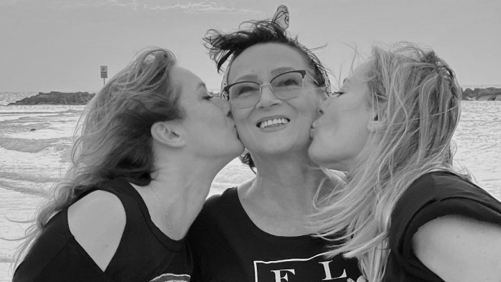 A murit mama Laurei Cosoi. Mesajul actritei: „Te iubim dincolo de viata asta...” A murit mama Laurei Cosoi. Mesajul actritei: „Te iubim dincolo de viata asta...”