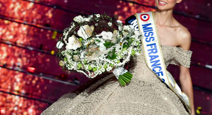 Castigatoarea Miss Franta 2024 are parul scurt, o premiera in concurs din 1999 incoace. Cine este si cum arata Eve Gilles - FOTO Castigatoarea Miss Franta 2024 are parul scurt, o premiera in concurs din 1999 incoace. Cine este si cum arata Eve Gilles - FOTO