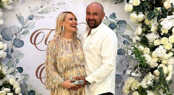 EXCLUSIV! Dianna Rotaru si iubitul ei au anuntat numele fiicei lor: „A venit din dragoste, a venit din pasiune” - VIDEO
EXCLUSIV! Dianna Rotaru si iubitul ei au anuntat numele fiicei lor: „A venit din dragoste, a venit din pasiune” - VIDEO