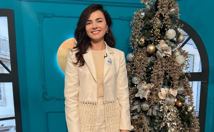 Managerul fundatiei „PREMIER ENERGY”, Nadejda Capbatut si-a scos la licitatie prima felie din tortul aniversar! Care a fost motivul - VIDEO Managerul fundatiei „PREMIER ENERGY”, Nadejda Capbatut si-a scos la licitatie prima felie din tortul aniversar! Care a fost motivul - VIDEO