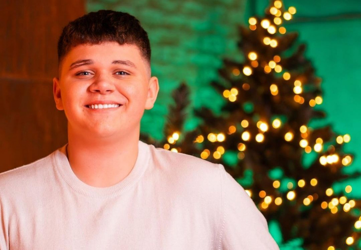 Oleg Spinu si-a scris in seara de Revelion planurile pentru 2024! Ce isi doreste sa faca interpretul anul acesta - FOTO Oleg Spinu si-a scris in seara de Revelion planurile pentru 2024! Ce isi doreste sa faca interpretul anul acesta - FOTO