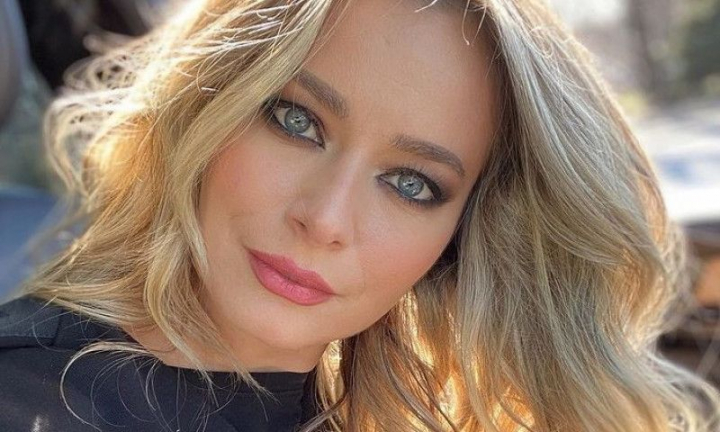 Laura Cosoi este din nou insarcinata. Vedeta va deveni mama pentru a patra oara
Laura Cosoi este din nou insarcinata. Vedeta va deveni mama pentru a patra oara