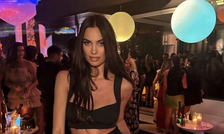 De ce a refuzat o romanca cererea in casatorie de la Vin Diesel? Acum 2 ani a ratat la mustata sa joace intr-un film cu Brad Pitt
De ce a refuzat o romanca cererea in casatorie de la Vin Diesel? Acum 2 ani a ratat la mustata sa joace intr-un film cu Brad Pitt