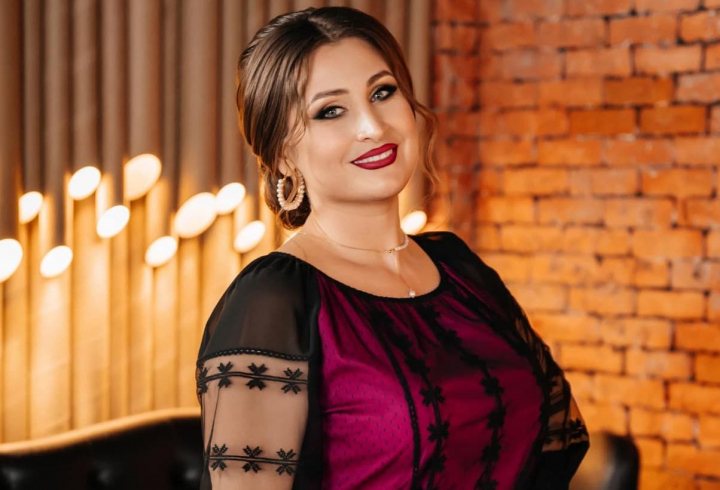 Prinde vibe-ul pozitiv si dispozitia debordanta de la Maria Ciorici! Interpreta a lansat un nou hit - VIDEO Prinde vibe-ul pozitiv si dispozitia debordanta de la Maria Ciorici! Interpreta a lansat un nou hit - VIDEO