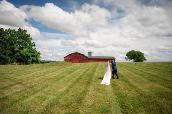 „Mi-am cunoscut sotul cand l-am reclamat la politie”! Povestea atipica a primei intalniri dintre doi tineri care azi au o familie - VIDEO „Mi-am cunoscut sotul cand l-am reclamat la politie”! Povestea atipica a primei intalniri dintre doi tineri care azi au o familie - VIDEO