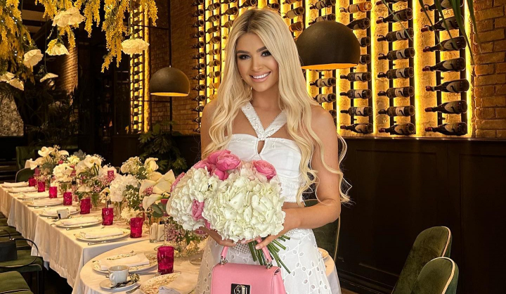 Este o fashionista inraita! Cat a cheltuit Doina Stratan pentru noile sale sandale de la Gucci - FOTO Este o fashionista inraita! Cat a cheltuit Doina Stratan pentru noile sale sandale de la Gucci - FOTO