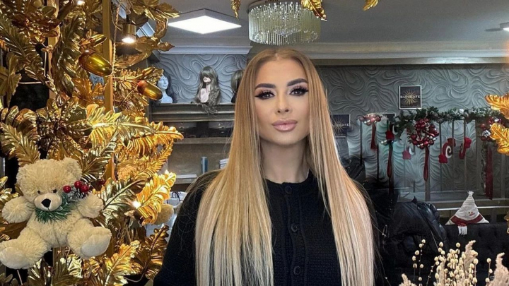 Anamaria Prodan nu se uita deloc la bani! Parastas pe opulenta pentru Ionela Prodan. A impartit pachete cu caviar si rodii, la cimitir
Anamaria Prodan nu se uita deloc la bani! Parastas pe opulenta pentru Ionela Prodan. A impartit pachete cu caviar si rodii, la cimitir