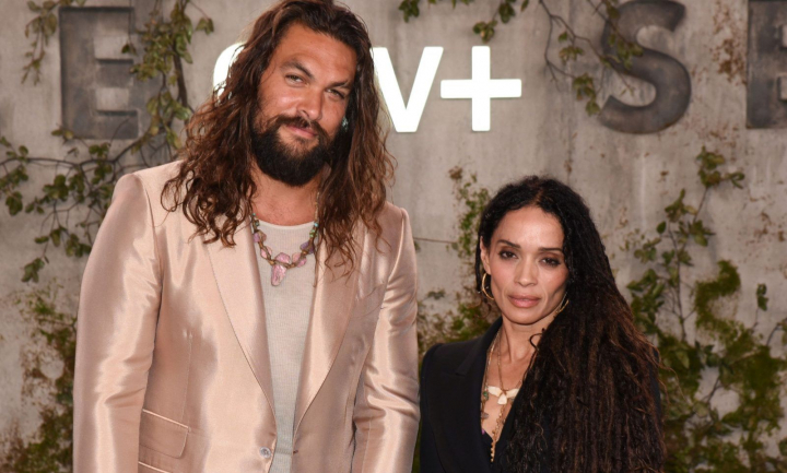 Jason Momoa si Lisa Bonet au divortat dupa 19 ani de relatie. Cei doi s-au despartit in urma cu trei ani si au doi copii
Jason Momoa si Lisa Bonet au divortat dupa 19 ani de relatie. Cei doi s-au despartit in urma cu trei ani si au doi copii