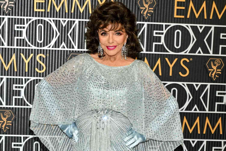 La 90 de ani defileaza pe covorul rosu si are energia unei pustoaice! Joan Collins, fabuloasa la Premiile Emmy alaturi de sotul cu 32 de ani mai tanar - FOTO La 90 de ani defileaza pe covorul rosu si are energia unei pustoaice! Joan Collins, fabuloasa la Premiile Emmy alaturi de sotul cu 32 de ani mai tanar - FOTO