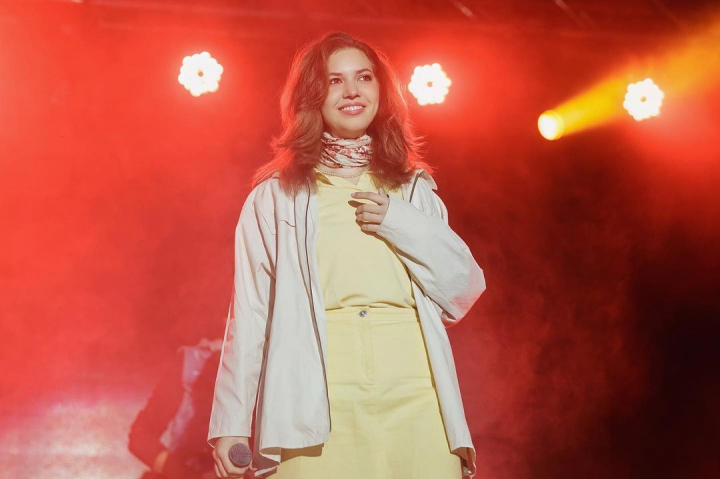 Ginia a lansat o noua melodie! Fanii sunt incantati - VIDEO Ginia a lansat o noua melodie! Fanii sunt incantati - VIDEO