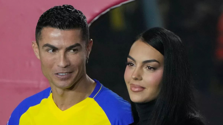 A fost seara lui Cristiano Ronaldo, dar toti ochii au fost pe Georgina Rodriguez! Rochia in care a aparut a intors toate privirile - FOTO A fost seara lui Cristiano Ronaldo, dar toti ochii au fost pe Georgina Rodriguez! Rochia in care a aparut a intors toate privirile - FOTO