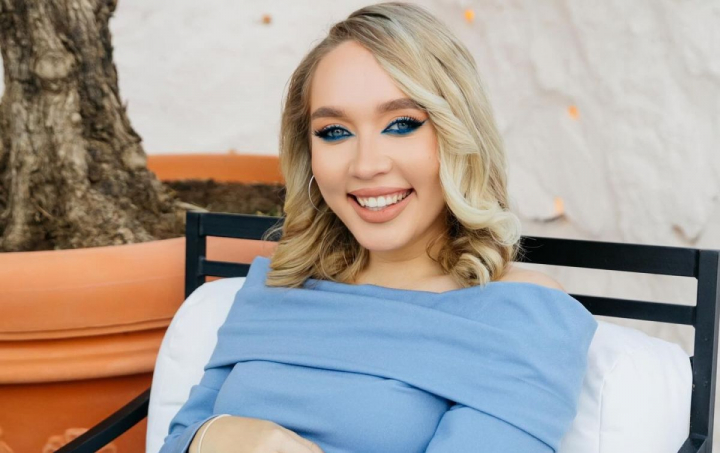 Fiul lui Katy Black - prima sedinta foto, la doar noua zile de la nastere. Cum a pozat micutul - VIDEO Fiul lui Katy Black - prima sedinta foto, la doar noua zile de la nastere. Cum a pozat micutul - VIDEO