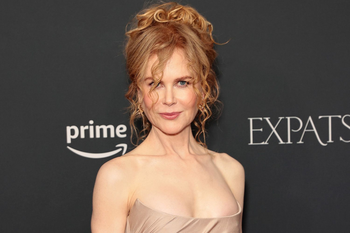 Nicole Kidman, aparitie memorabila intr-o rochie cu spatele gol. Actrita de 56 de ani a intors toate privirile la premiera serialului „Expats”, care a avut loc la New York - FOTO Nicole Kidman, aparitie memorabila intr-o rochie cu spatele gol. Actrita de 56 de ani a intors toate privirile la premiera serialului „Expats”, care a avut loc la New York - FOTO
