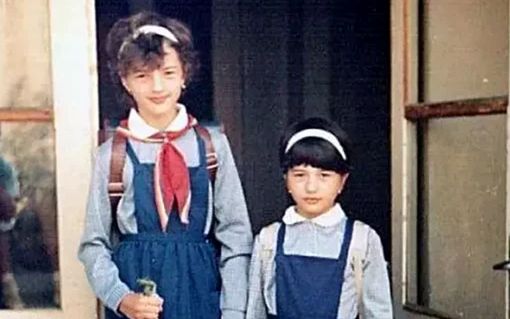 Le recunosti? Astazi sunt celebre amandoua. Una dintre ele a suferit in timp o transformare uluitoare - FOTO Le recunosti? Astazi sunt celebre amandoua. Una dintre ele a suferit in timp o transformare uluitoare - FOTO